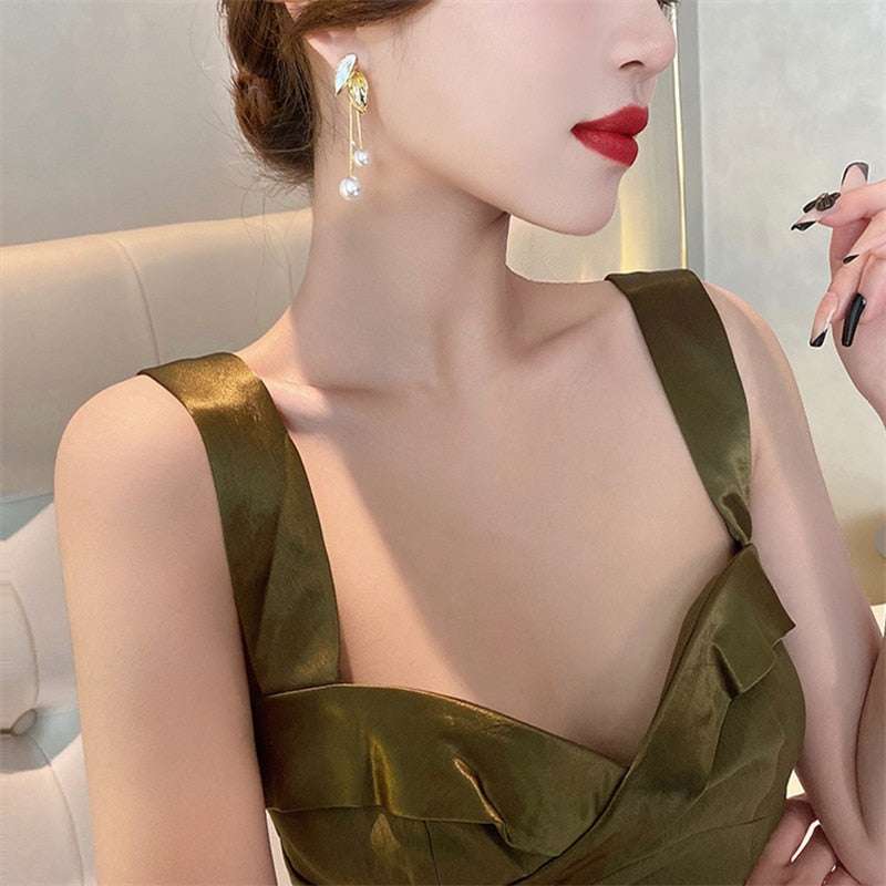 Geometric Luxury Leaf Earrings Earrings gifting by julia m